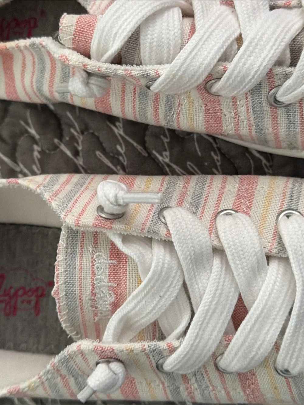 Jellypop Women’s Striped Sneakers Size 8.5